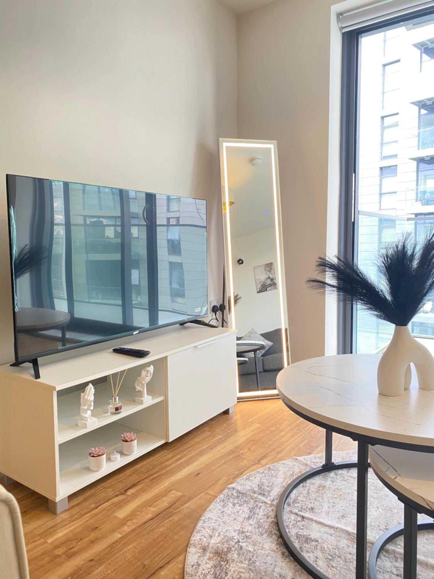 Luxury 2-Bed High-Rise In Manchester With Parking Extérieur photo